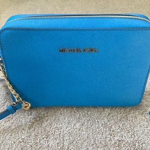 Michael Kors Jet Set Travel Crossbody